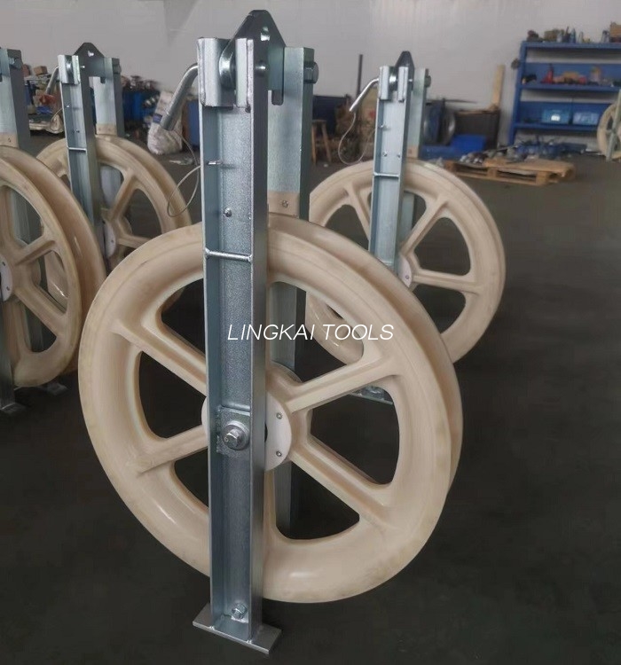 Ligne de transmission à trois gerbes de 508 x 75 mm Conducteur en nylon MC ficelant le bloc pilote