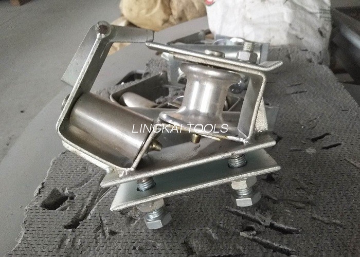 Réa en Nylon de roue en aluminium fixée sur le poteau pour le bras de traction de conducteur bloc de poulie de cordage d'angle vers le ciel
